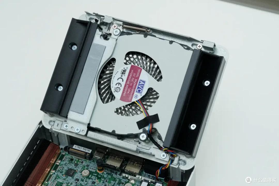华硕&英特尔强强联合的杰作,NUC 15 Pro +新品测评