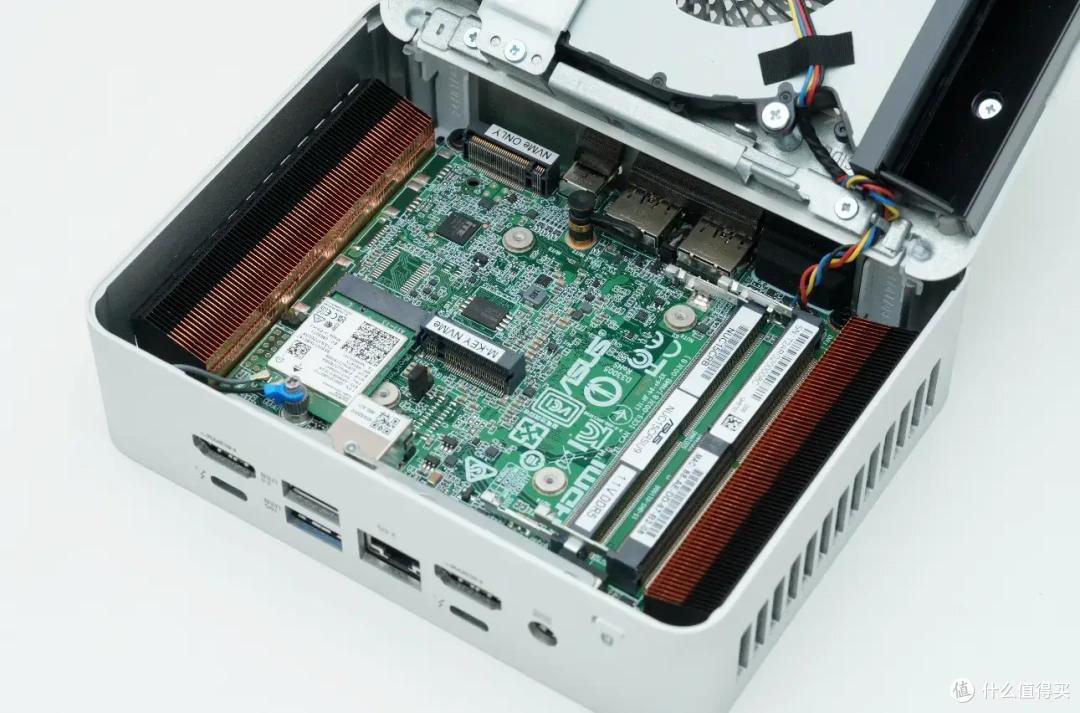 华硕&英特尔强强联合的杰作,NUC 15 Pro +新品测评