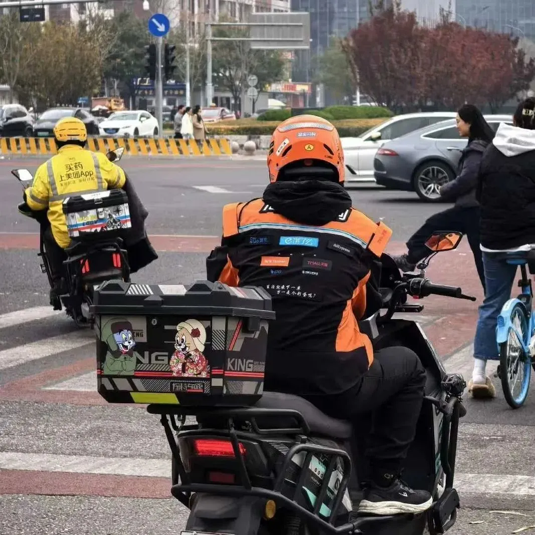 图注：淘宝闪购新款骑士服 唐辰拍摄