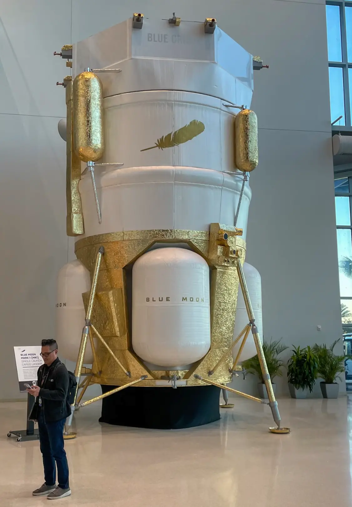 蓝色起源月球货运着陆器的模型