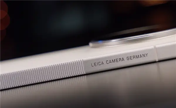 联名徕卡三年后 小米造了一台“不像小米”的手机