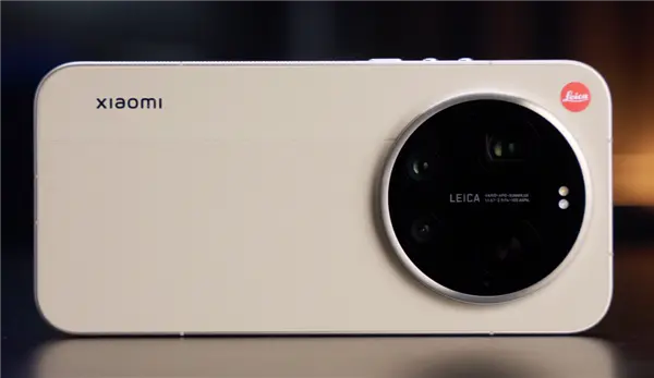 联名徕卡三年后 小米造了一台“不像小米”的手机