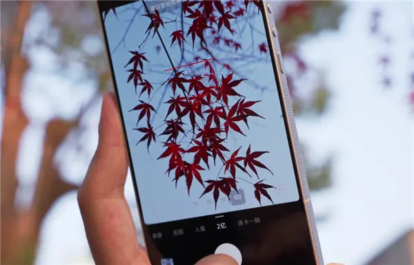 联名徕卡三年后 小米造了一台“不像小米”的手机