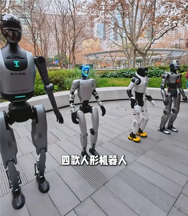 四大人形机器人横评：最聪明的果然还是宇树