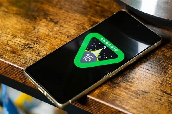 内存压力传导至手机厂商：终端再不涨价 明年必定亏损