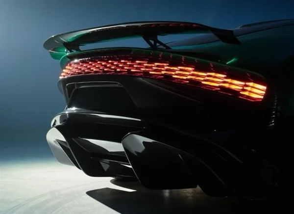 追觅星空计划全新车型官图发布！墨绿车身+点阵尾灯 下月正式亮相