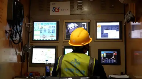 世界最长高速公路隧道通车 电信信号覆盖率达100%