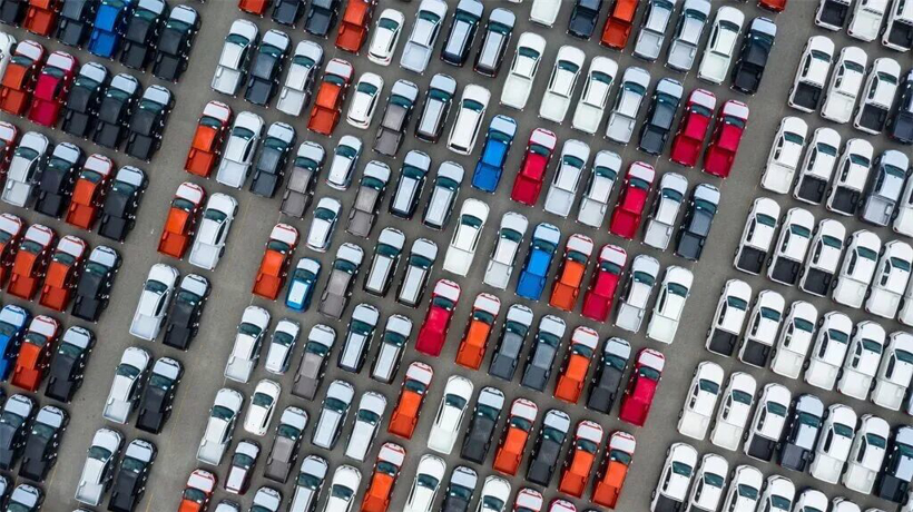 2025十大事件,回顾中国汽车的攀高之年