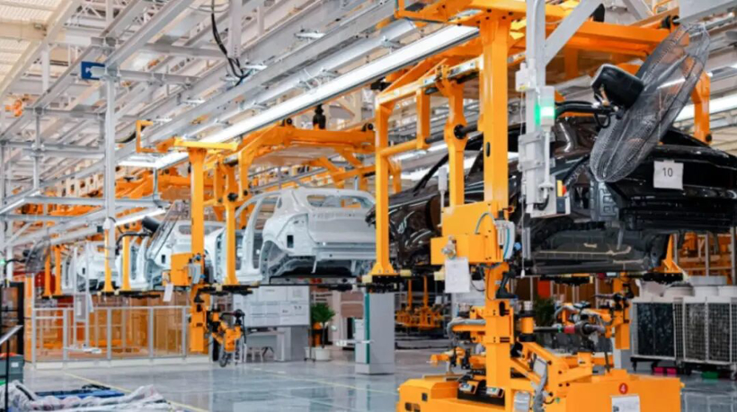 8大汽车集团预警,2026年告别“单一性成长”