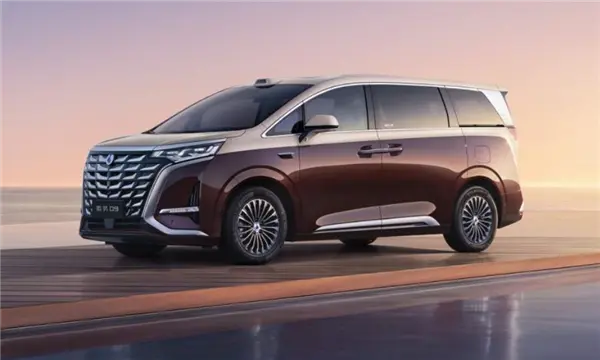 5.4米超长车身！腾势D9L谍照曝光：300km+纯电续航